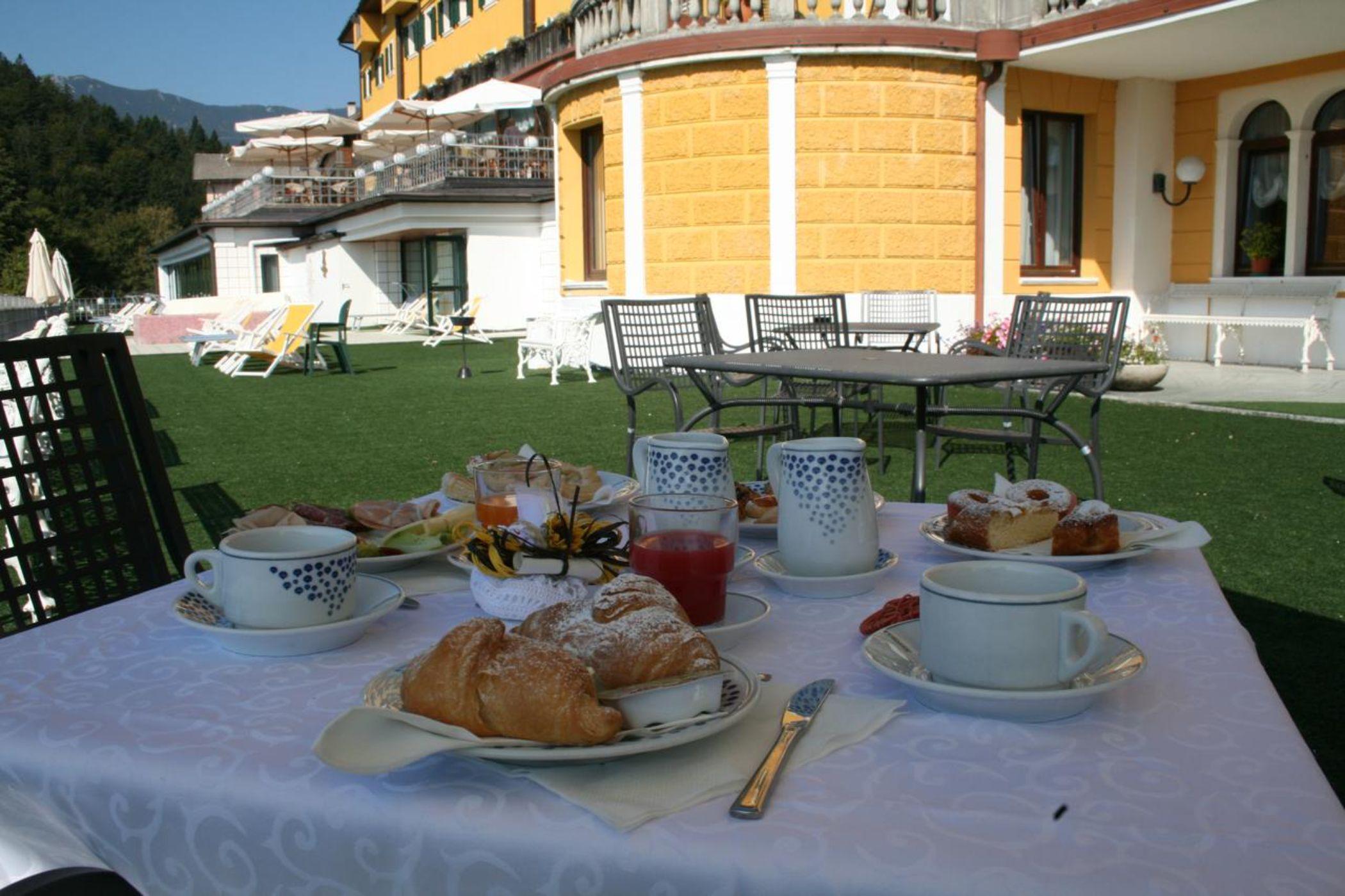 Grand Hotel Astoria Lavarone Esterno foto
