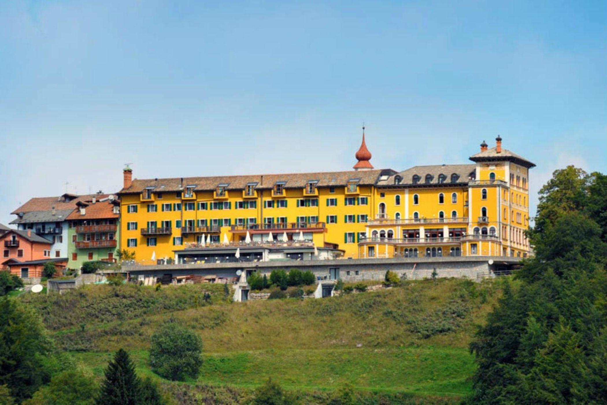 Grand Hotel Astoria Lavarone Esterno foto