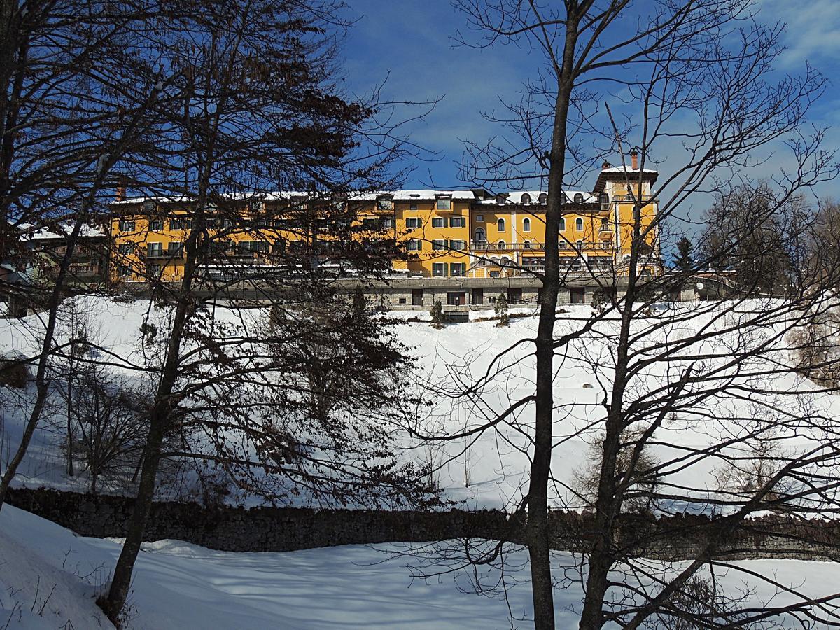 Grand Hotel Astoria Lavarone Esterno foto