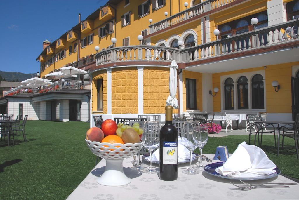 Grand Hotel Astoria Lavarone Esterno foto