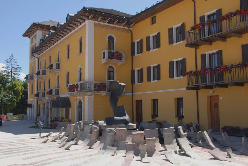 Grand Hotel Astoria Lavarone Esterno foto
