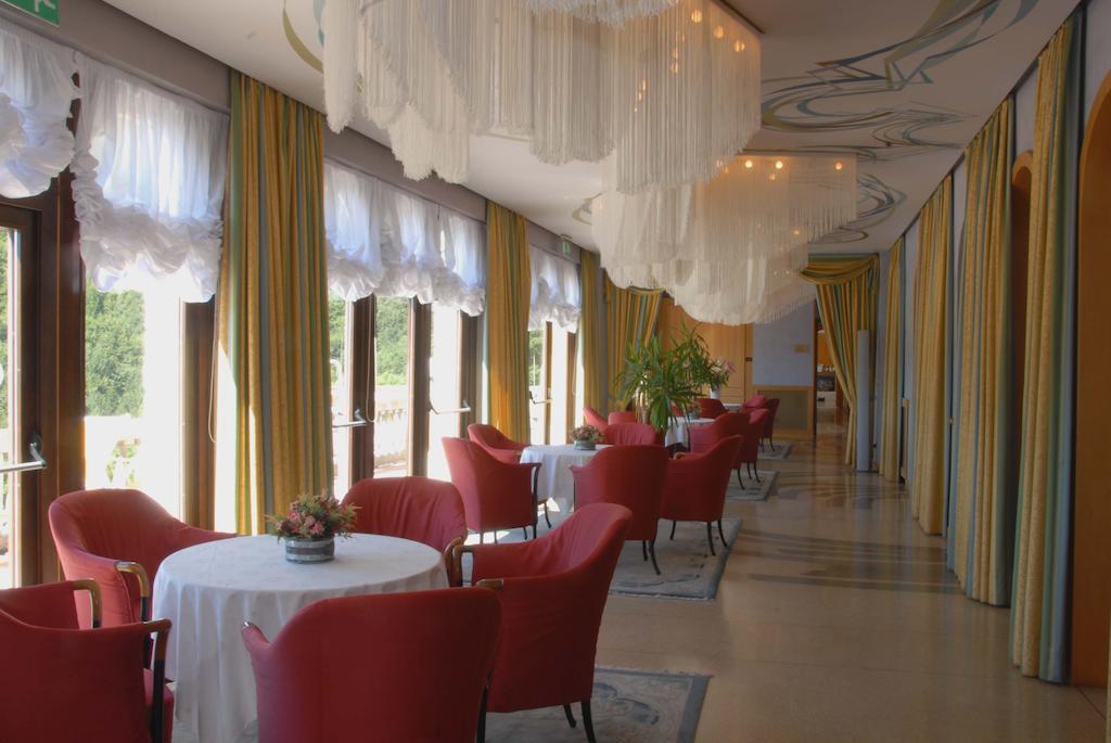 Grand Hotel Astoria Lavarone Esterno foto