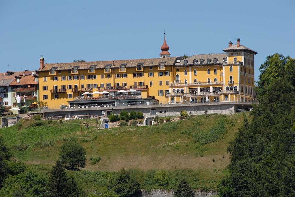 Grand Hotel Astoria Lavarone Esterno foto